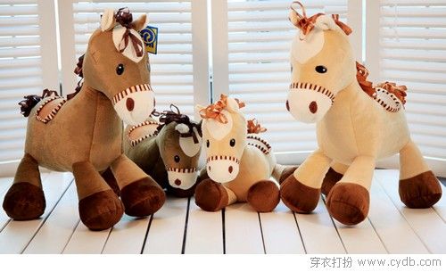 穿衣打扮给各位拜大年