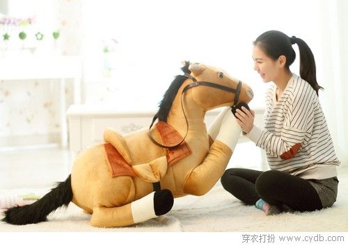 穿衣打扮给各位拜大年